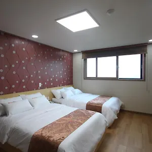 hyumaru-resort-jeju.jejukoreahotels.com/